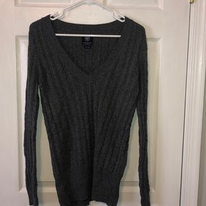 AE V-neck Sweater